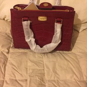 Authentic Michael Kors small satchel/crossbody